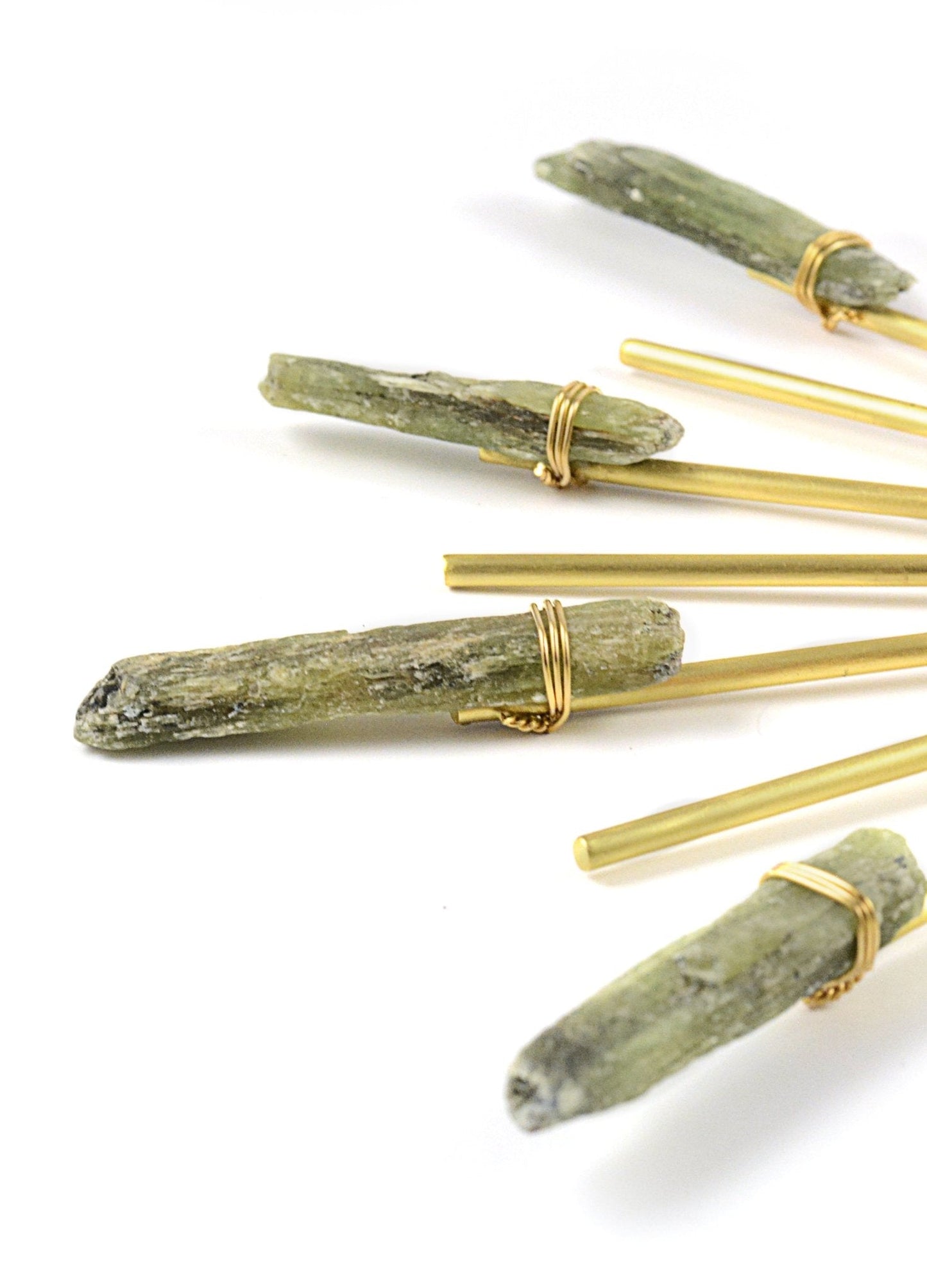 Sunburst Healing Crystal Grid - Green Kyanite